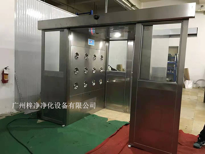 貨淋室是人員和貨物進入潔凈室所必需的通道，它可以減少貨物進出潔凈室所帶來的污染問題。